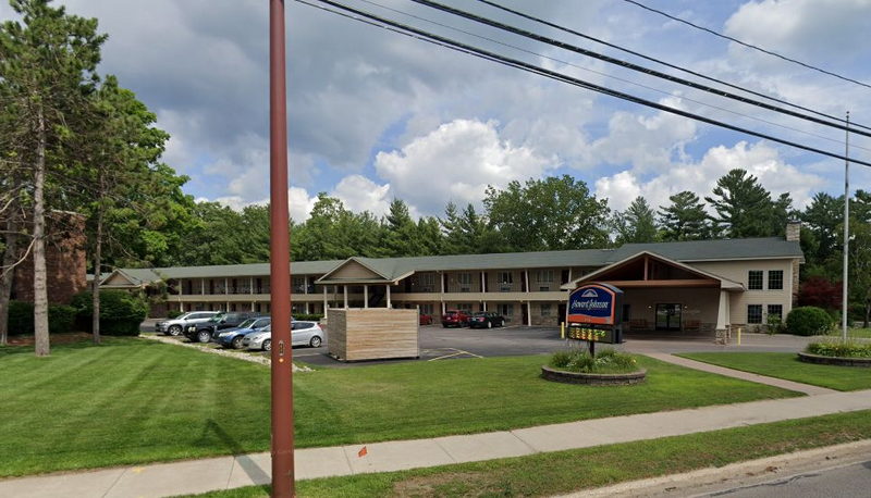 Letherby Motel (Munson Motor Inn) - Howard Johnsons Sits On Lot (newer photo)